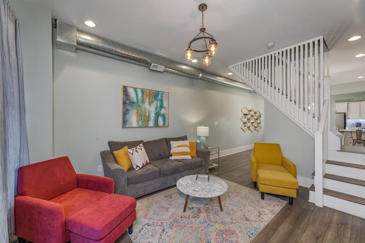 Hgtv Duplex | 5br/4ba | Near Bars, Colts, Fever - Indianapolis, IN