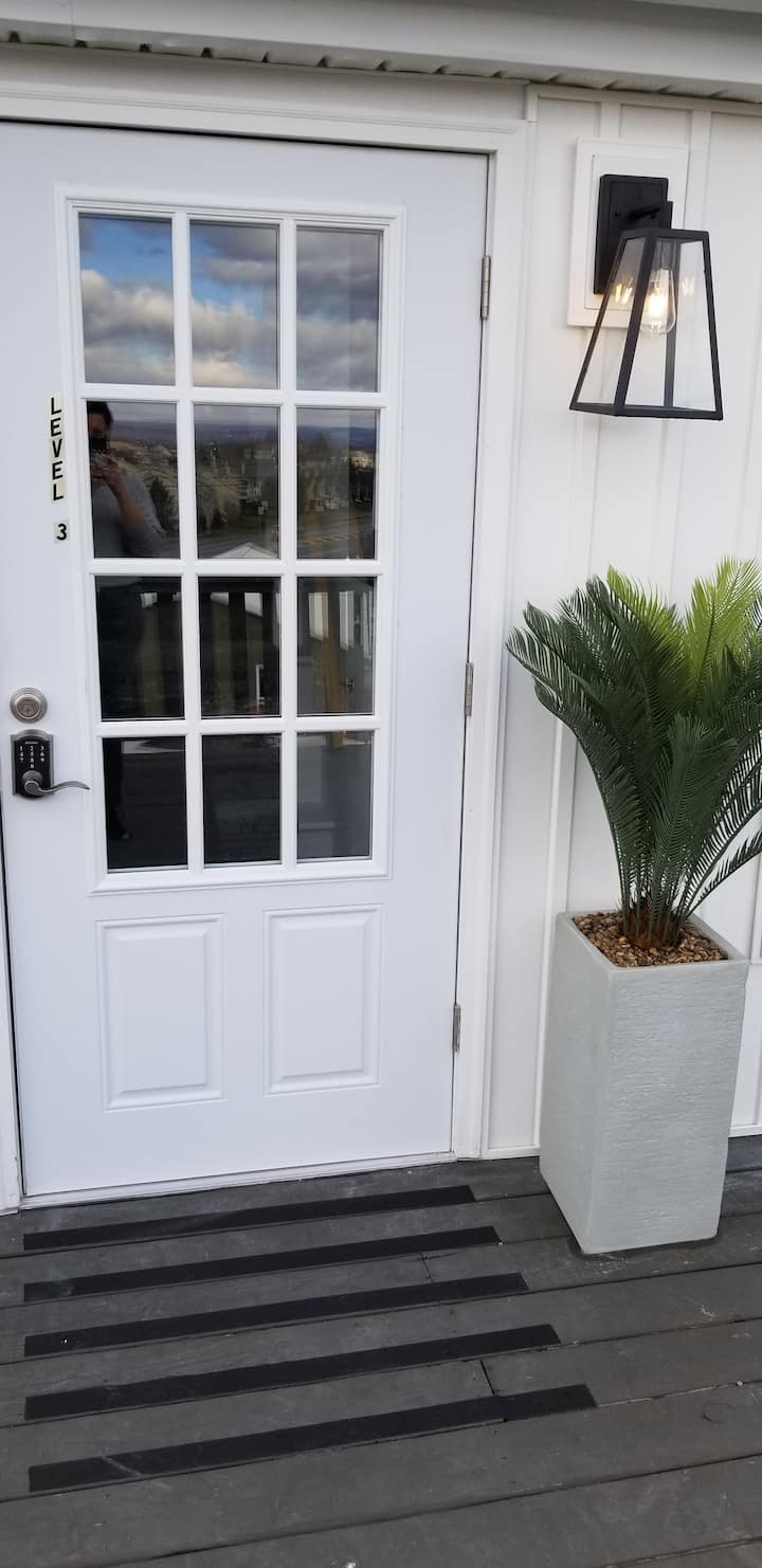 3rd Floor Shangrila Apartments for Rent in Hummelstown, Pennsylvania