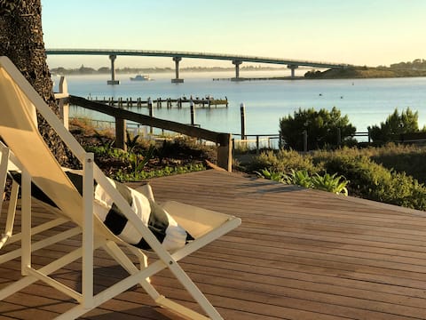 The Admiral Riverside Waterfront Cottage