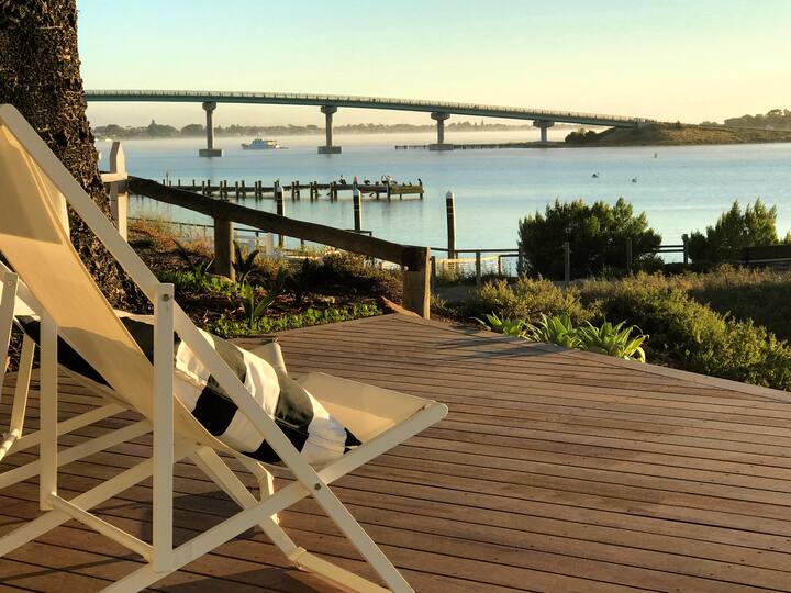 The Admiral Riverside Waterfront Cottage