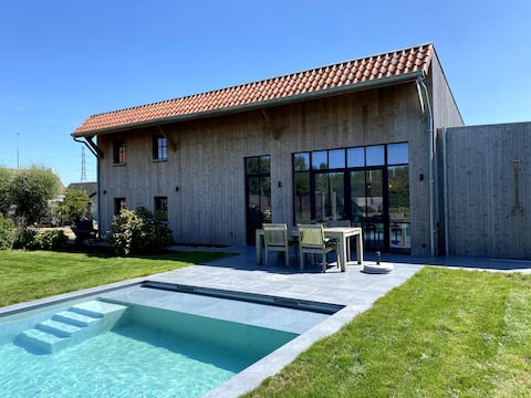 Guesthouse with private wellness & heated pool