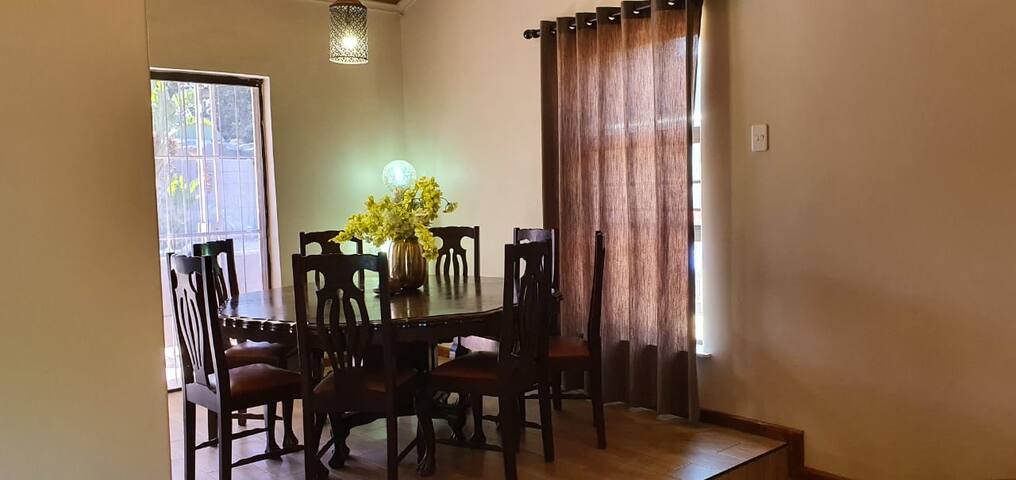 Family*3BRVilla*Stay w/Pool*Near*Airport&WineRoute gallery image 5