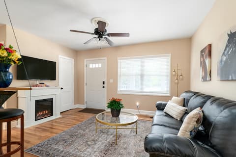 Successful Airbnb property: Golf & Downtown | King Bed 1BR Townhouse in Aiken