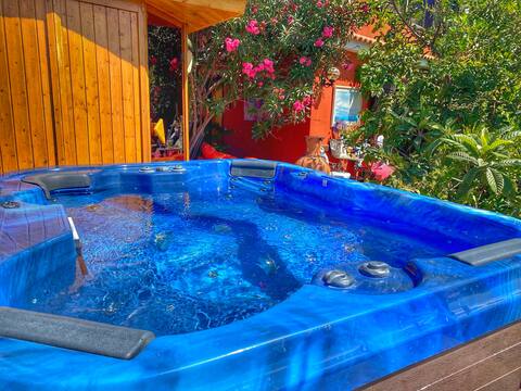 Flower Garden Suites ✿ Two Private Jacuzzis