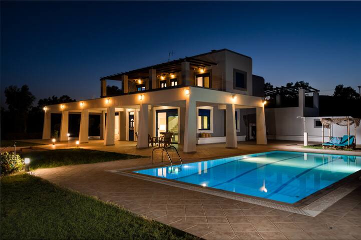 Perfect Beach House gallery image 3