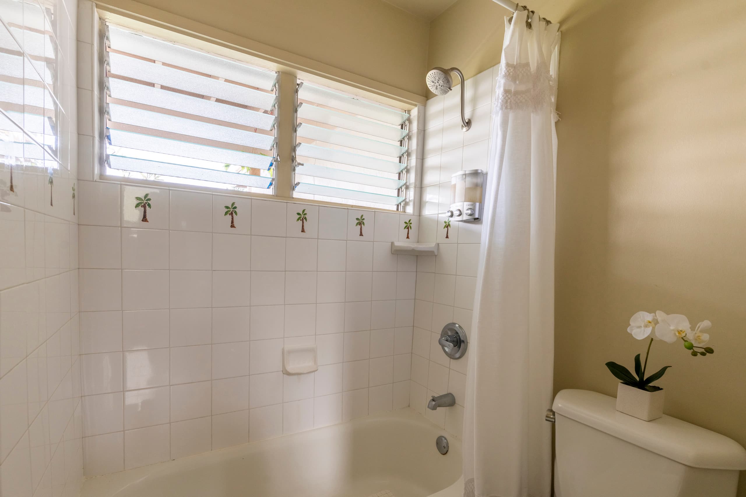 Condo in Kailua-Kona · ★4.86 · 1 bedroom · 1 bed · 1 bath - Image 25