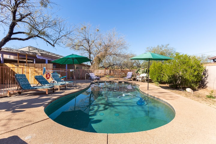 Acacia Casita - Pool, serene, private back yard