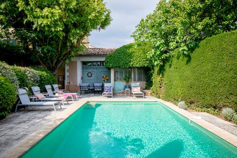 Bastide 20 beds swimming pool at the foot of Ventoux