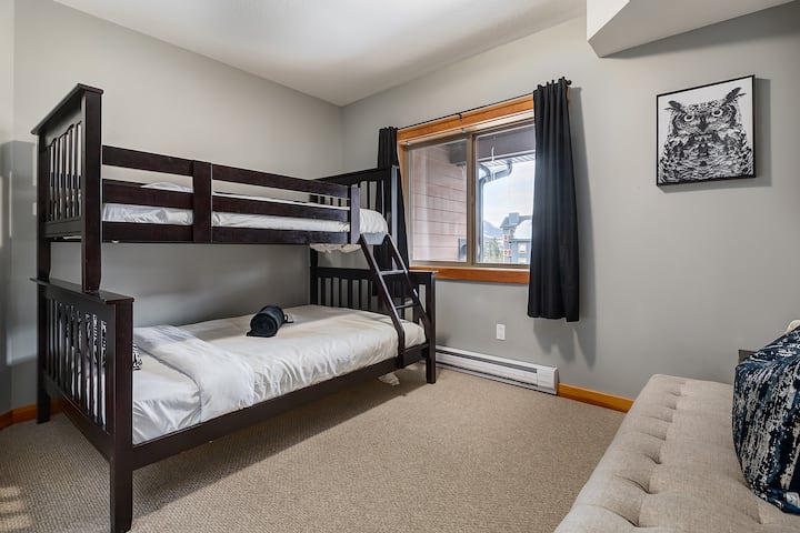 Vitanda vya ghorofa - viwili na viwili