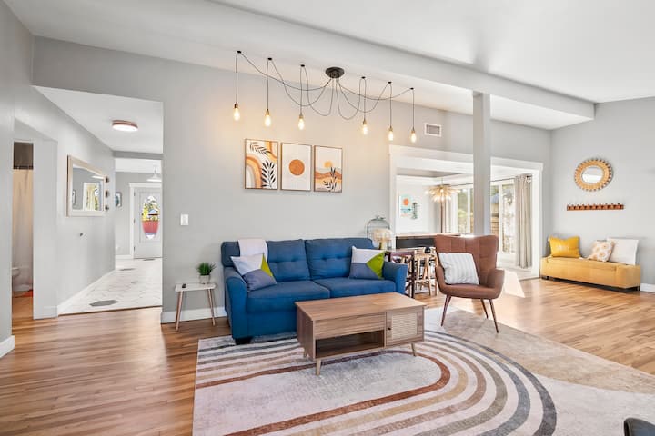 San Diego Pool | Fire Pit | Sunshine | Sleeps 10 - La Mesa, CA