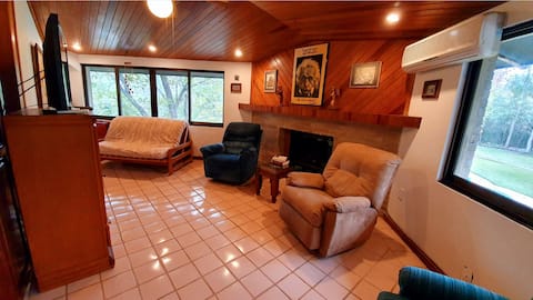Popular Airbnb listing: Country House / Villa for Families and Friends in Juárez