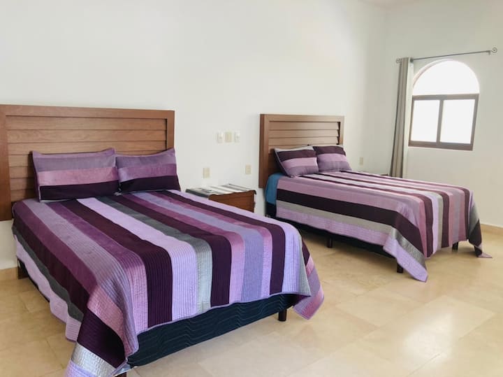 DEUXIÈME ÉTAGE TROISIÈME CHAMBRE 