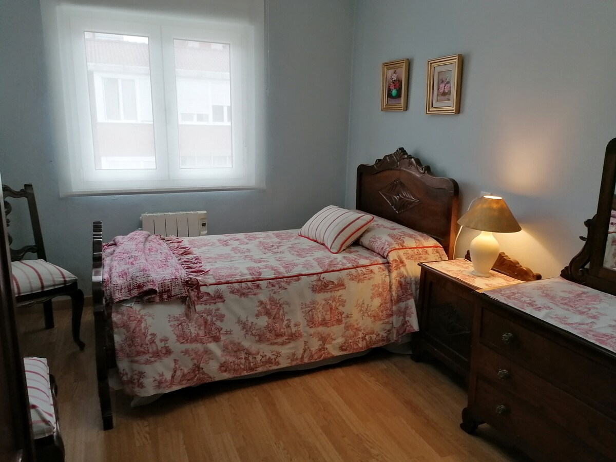 BEDROOM 3
Beds measuring 1.05m.