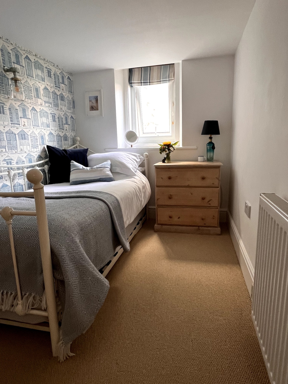 Jednolôžková spálňa s výsuvným výsuvom