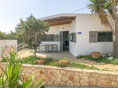 Villa Ariadni with Sarakiniko View and WiFi