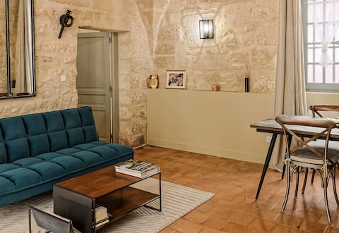 Annonce Airbnb populaire: Apartment in a beautiful private mansion à Uzès