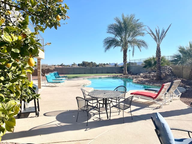 Oasis 5 min. Vegas blvd & Airprt*Pool*Spa*Gym*Golf