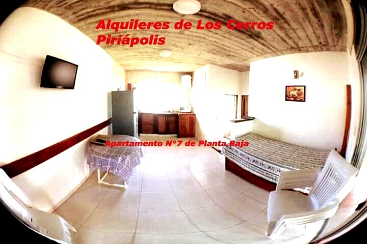 租赁「De Los CerroS」:: Piriápolis
一楼7号公寓
*从公共空间（配备「Marinera」床）可欣赏美景。
_*宽敞的厨房餐厅。