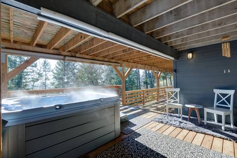 Forest Haven Cabin Studio  - Hot Tub + Huge Cinema