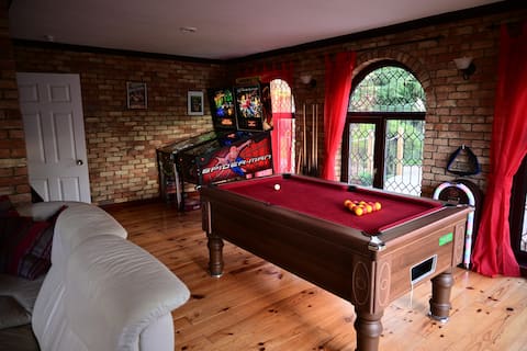 Successful Airbnb property: Hill Crest House Lincolnshire With Indoor Pool in East Lindsey