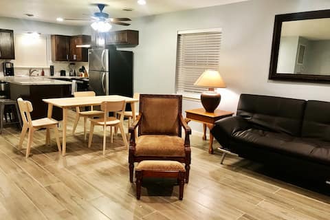 Successful Airbnb property: Town & country/Memorial City/Spring Branch condo in Spring Branch West