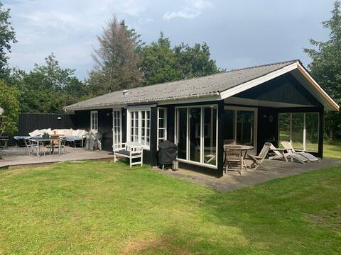 Cozy and child-friendly in a scenic area.