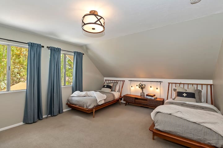 Секундарна главна спална соба за вашите гости.