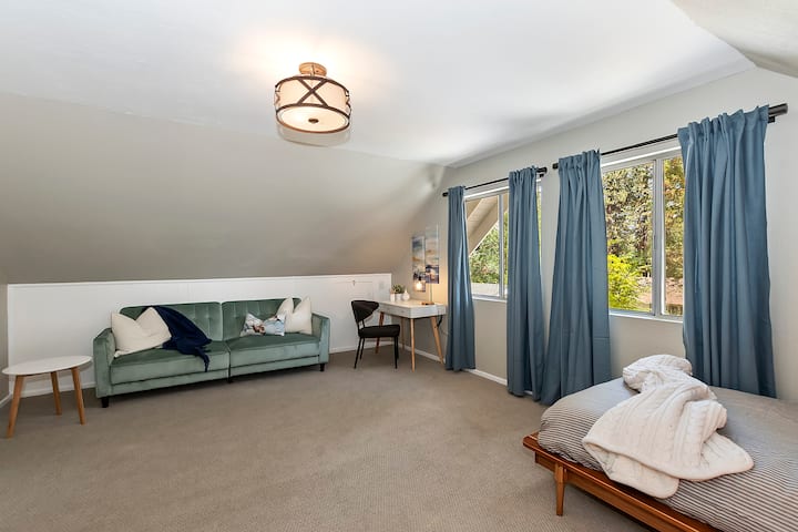 Целосно рамен футон за гостите да уживаат!