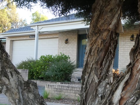 "Mavron" Centrally located in Tocumwal.