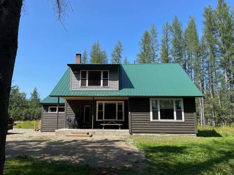 Four Season Log Cabin on Moose River