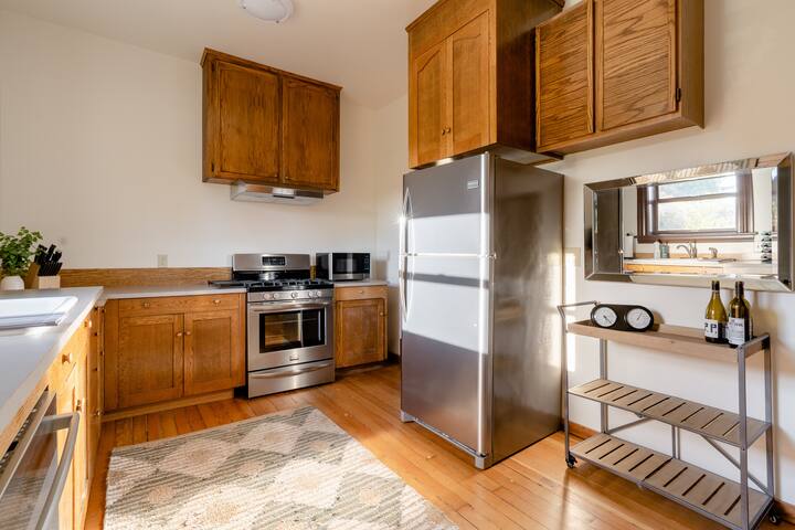 Historic Charm • Modern Comfort • Spacious • 3BR gallery image 4