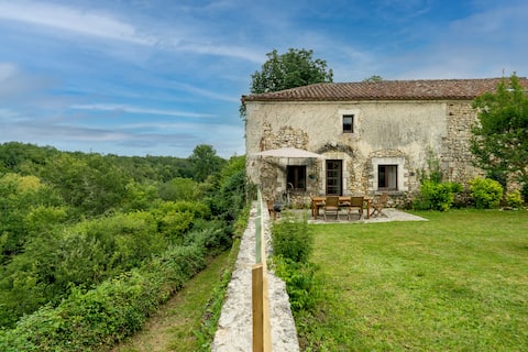Chez Misja, cottage with pool and tennis