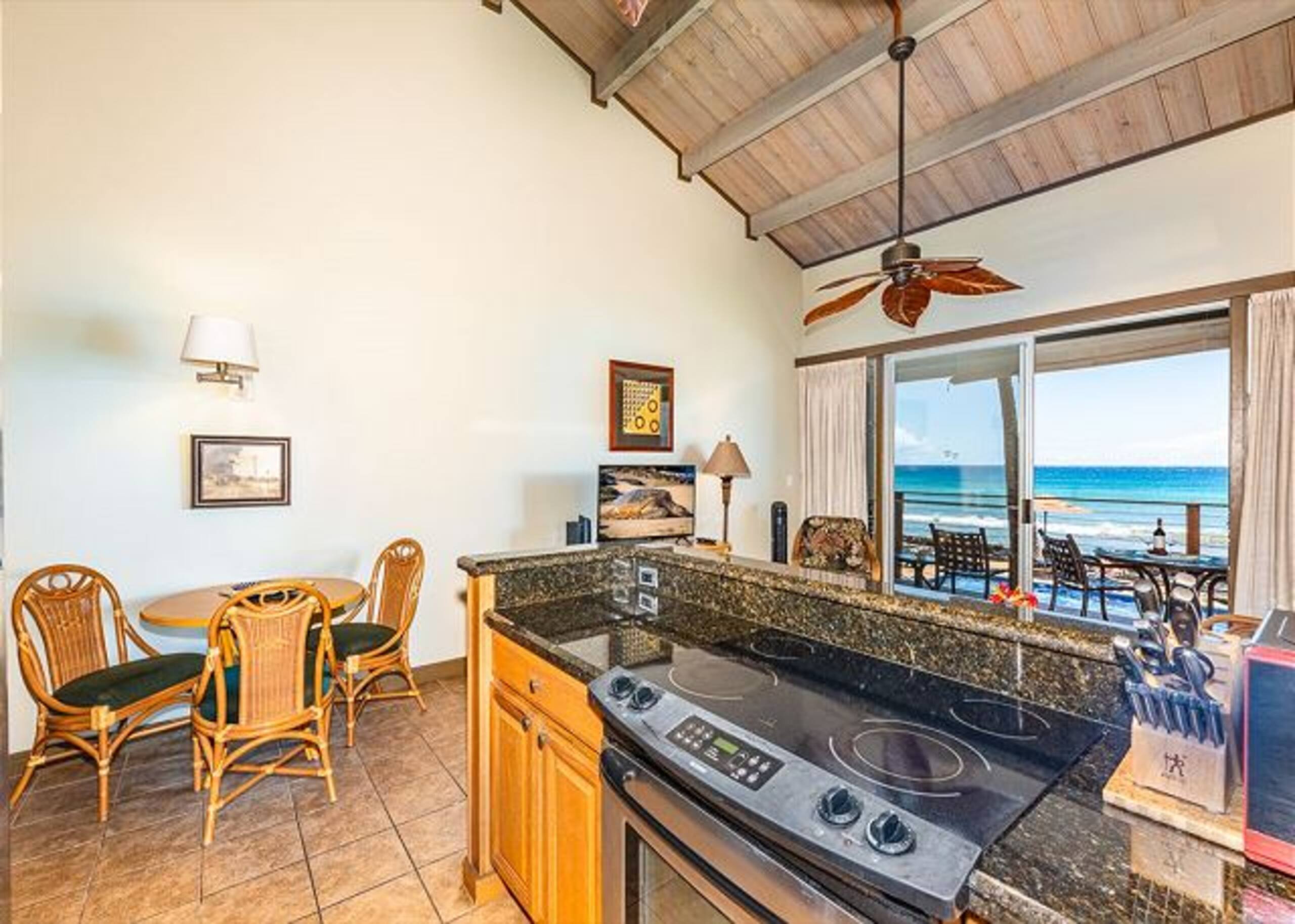 Condo in Lahaina · ★4.68 · 1 bedroom · 1 bed · 1 private bath - Image 13