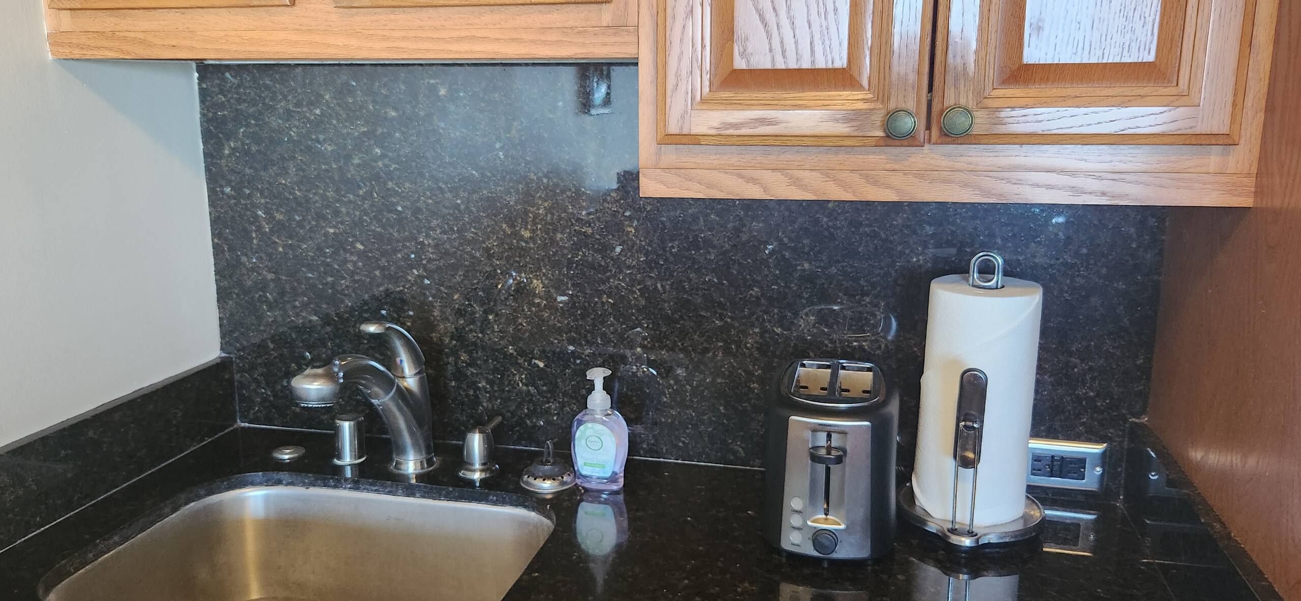 Condo in Lahaina · ★4.68 · 1 bedroom · 1 bed · 1 private bath - Image 16