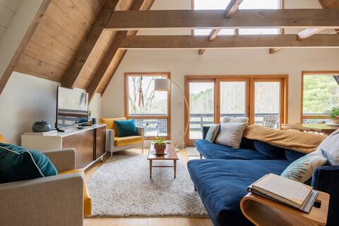 Blueberry Hill- Unique A-Frame Cabin near Boone!