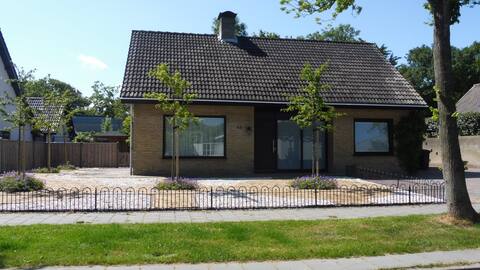 Spacious detached holiday bungalow