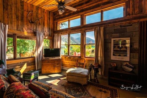 Top Airbnb: Little Rock Lodge at Sopris Shadows in Aspen / Glenwood Springs