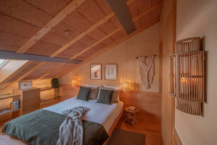 Eco Penthouse in downtown with rooftop & parking gallery image 4