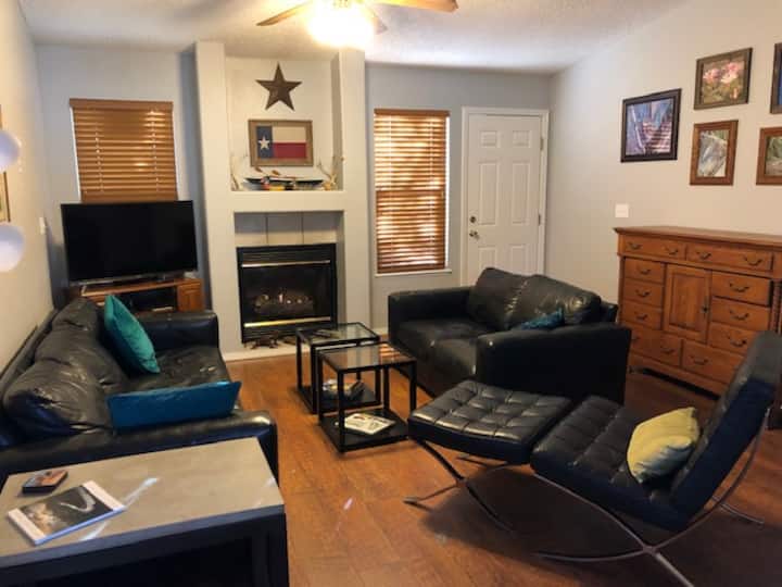 One Level Ranch Home In Near Northeast Springs - コロラド・スプリングズ, CO