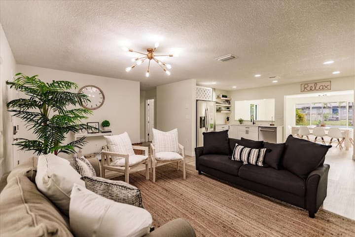 Ila's Beach House: Heated Salt Pool - Near Img - Bradenton, FL