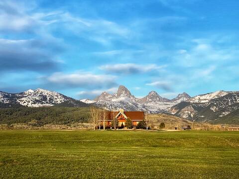 Peacock Ranch. Gorgeous lodge, gorgeous views!