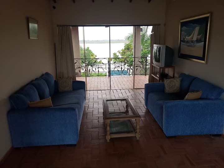 მისაღები ოთახი