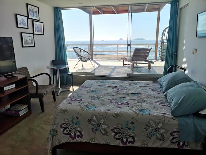 habitación principal con cama queen 