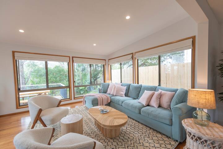 Pink Palms Beach House – Pets | Value | Fun gallery image 2