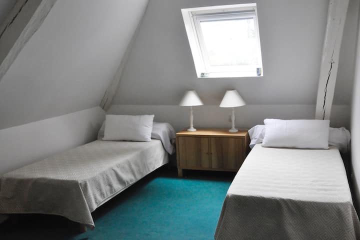 Grönt rum
2 separata sängar