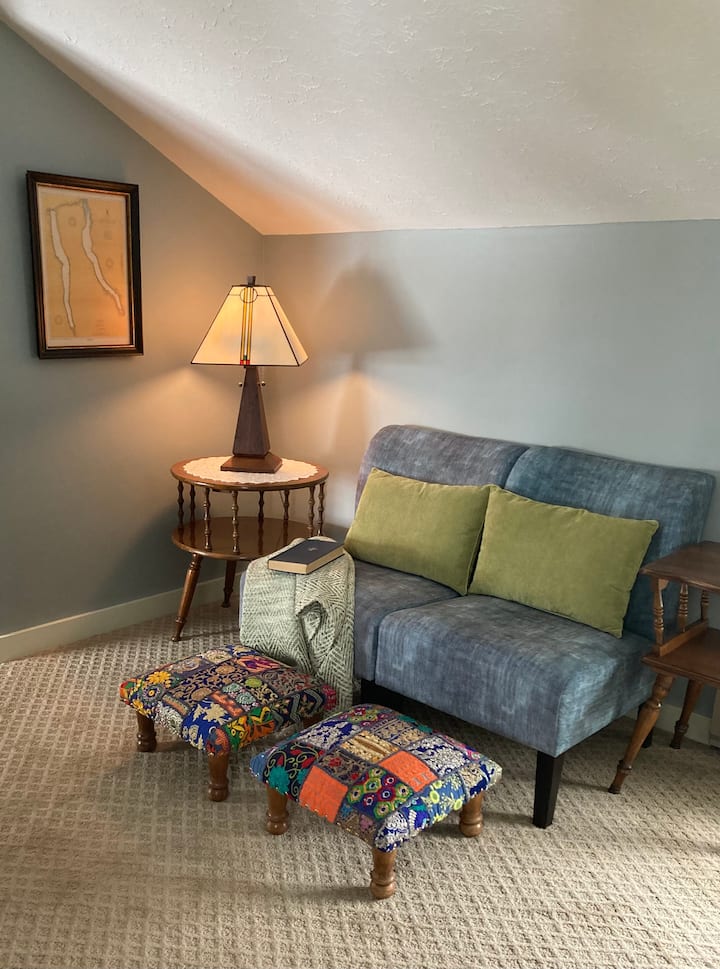 Writer's Den-cottage Views Lodging-private Room - Dundee, NY