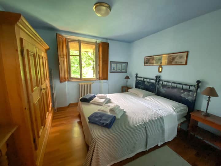 Удобната соба Azzurra на вториот кат. 