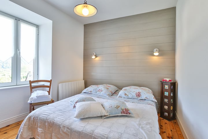 Prvé poschodie: spálňa 2 s 1 manželskou posteľou
Posteľná bielizeň