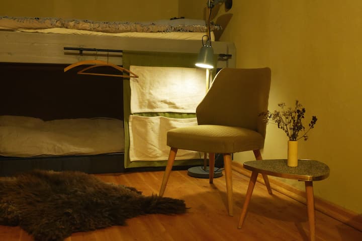 Dve malé kreslá pre útulnosť!