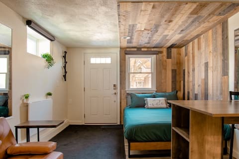 Stay a While, Studio Apartment-Pet Friendly